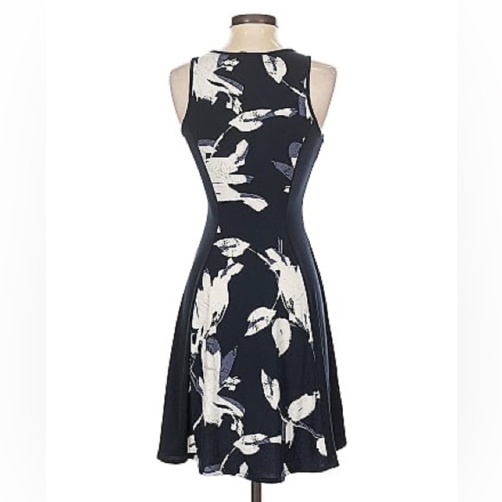 NWOT slimming effect Banana Republic Floral Dark Navy Dress